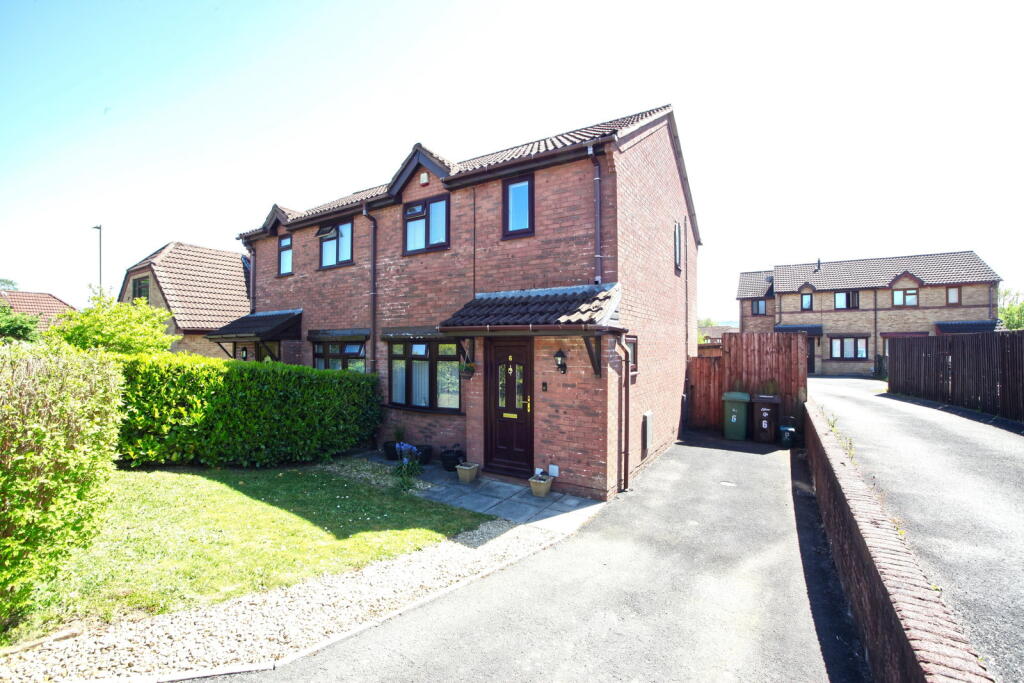 Main image of property: Heol Erw Y Rhos,Caerphilly,CF83 3QX