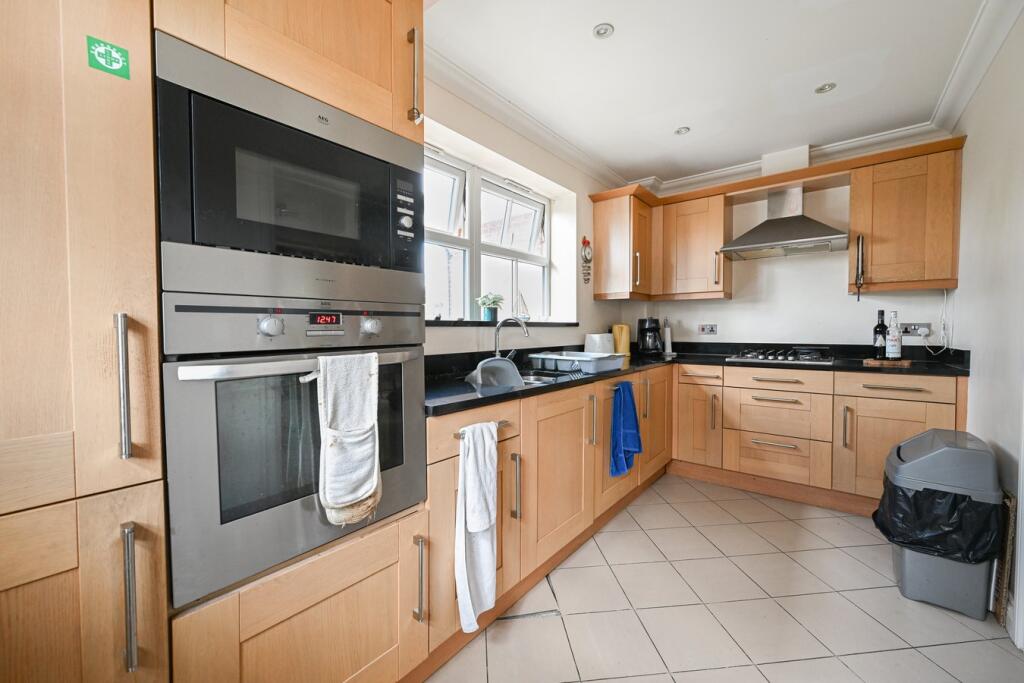 Old Forge Close, Ringwood, BH24 photo 2