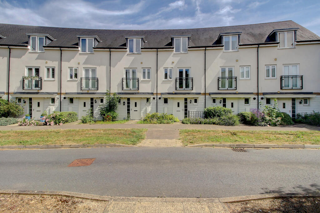 4-bed terraced on Top Fair Furlong, Redhouse Park, MK14, £350,000