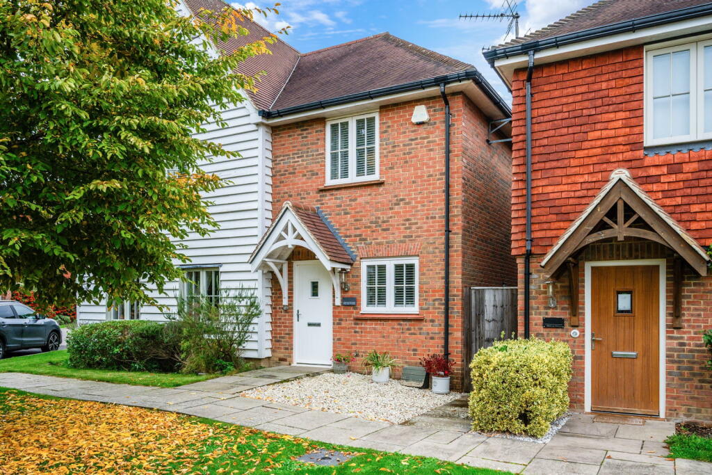 2-bed semi-detached on Willow Place, Barns Green, Horsham, RH13 0BA, £375,000