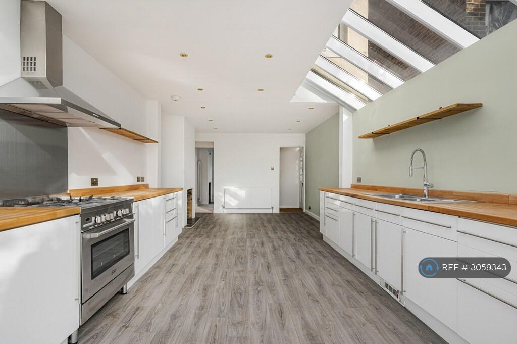 House in Tonbridge - View 3