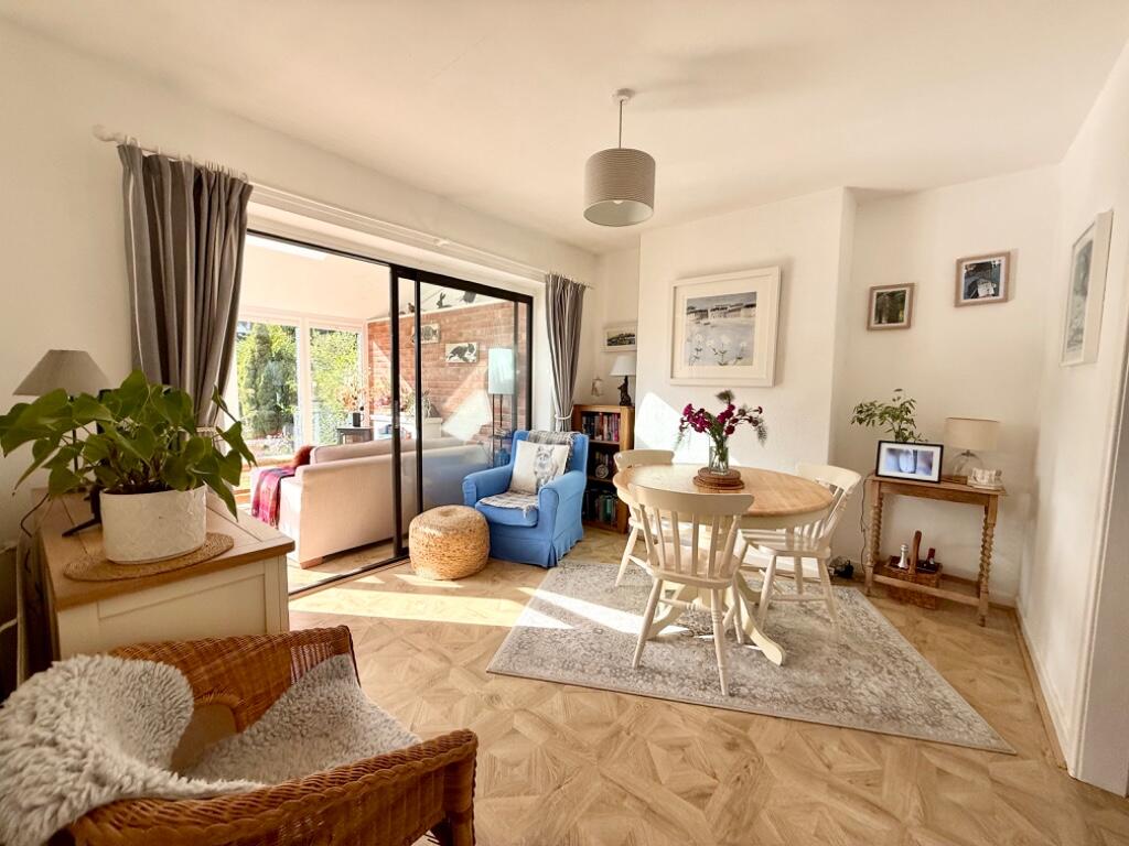 Avon Crescent, Stratford-Upon-Avon, Warwickshire, CV37 photo 3