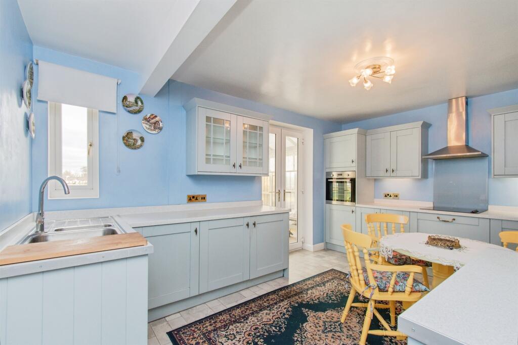 House in Wakefield, Hightown, Cutsyke - View 3