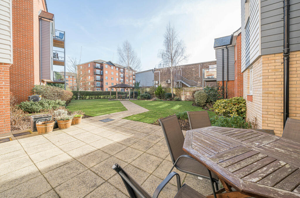 South Street, Bishop's Stortford, Hertfordshire, CM23 photo 2