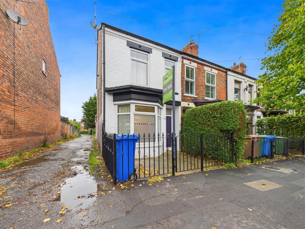 Main image of property: Westbourne Grove, Hessle