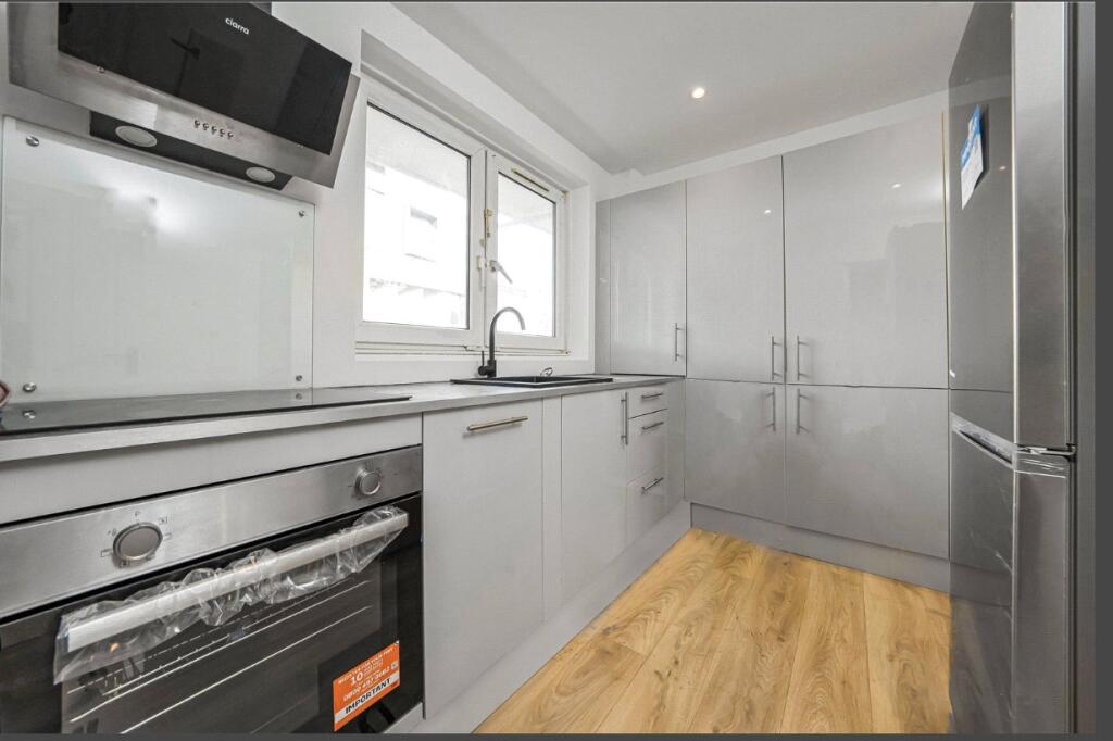 Beames House, Deeley Road, London, SW8 photo 3