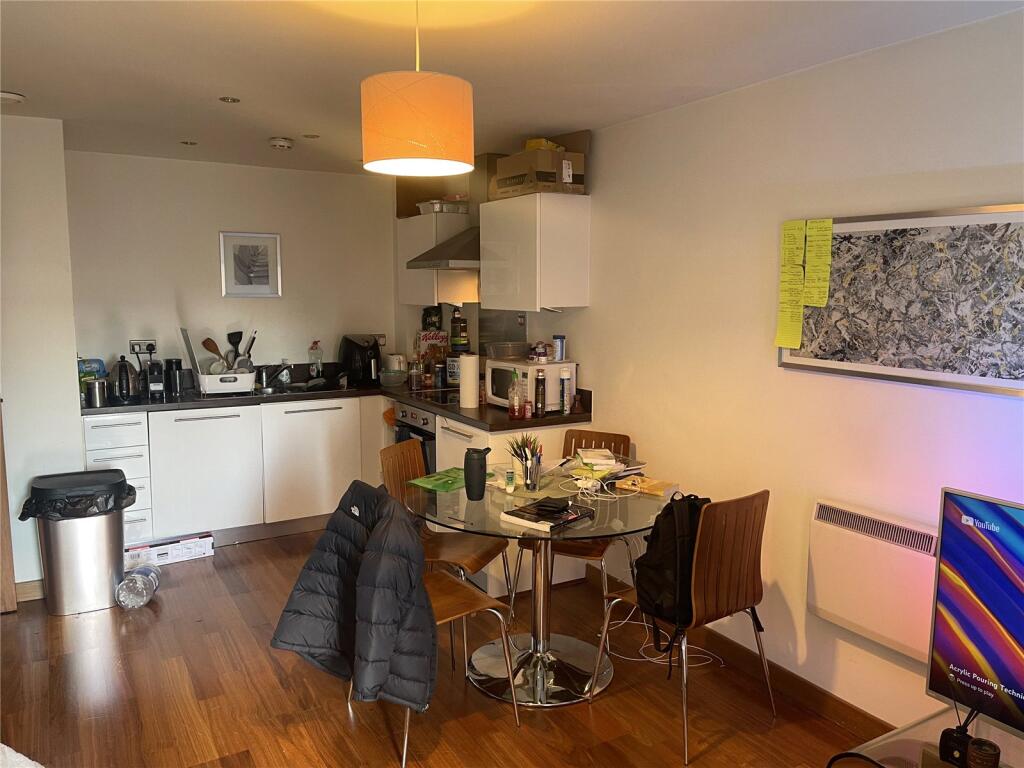 Apartment in Leeds, Little Woodhouse, Woodhouse - View 3