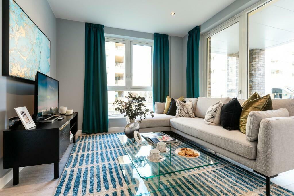 Apartment in Ilford - View 5