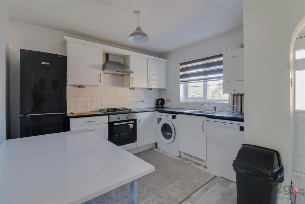 House in Sheffield, Waterthorpe - View 2