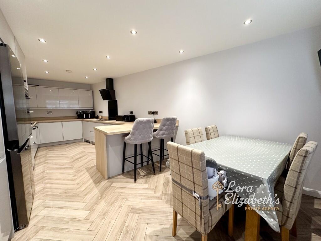 Hill Crescent, Sutton-In-Ashfield, Nottinghamshire, NG17 photo 2