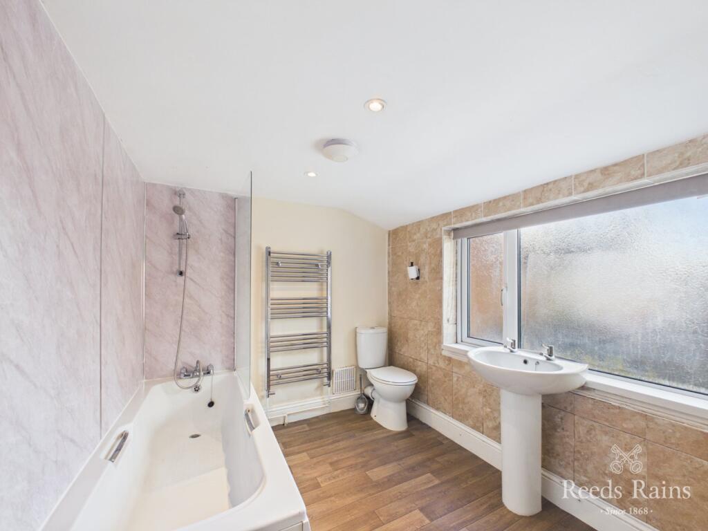 House in Hull, Kingston upon Hull - More