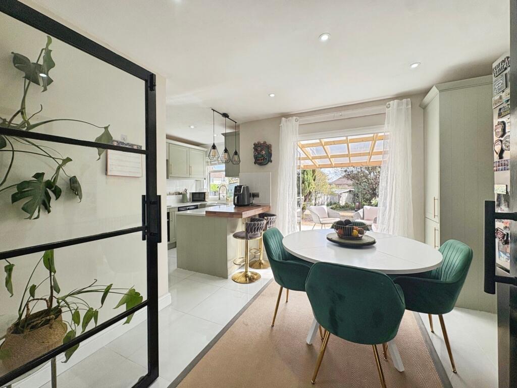 House in Rushmoor, North Town - View 3