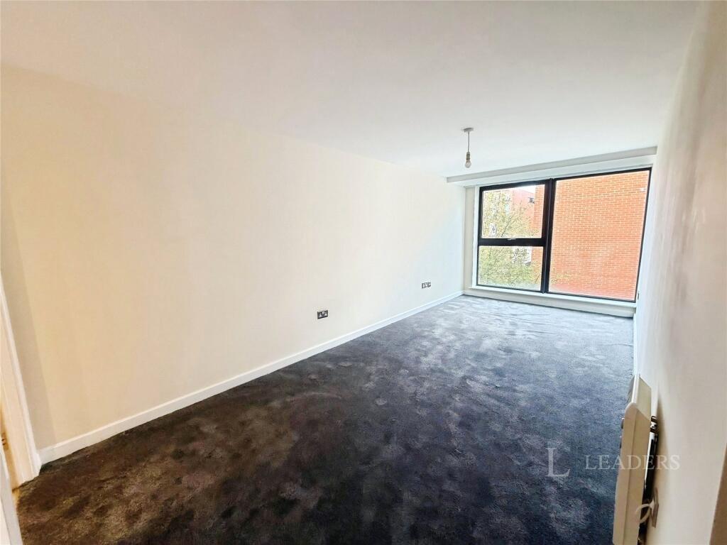 Apartment in Birmingham, West Midlands - More