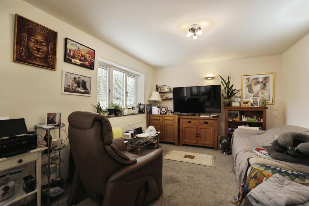 House in Harrogate, Coppice Valley - View 4