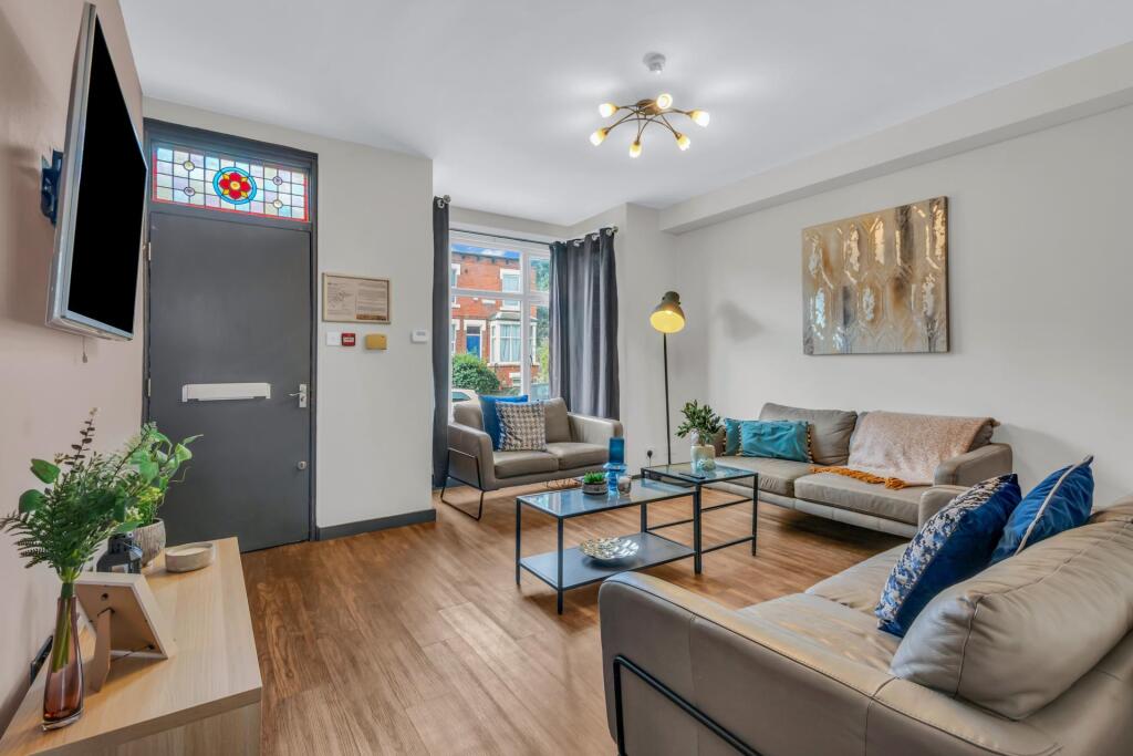 House in Leeds - View 2