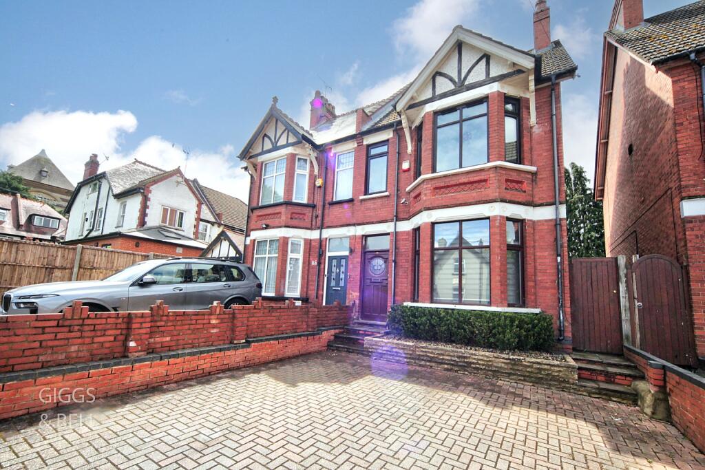 Main image of property: West Hill Road, Luton, Bedfordshire, LU1 3LY