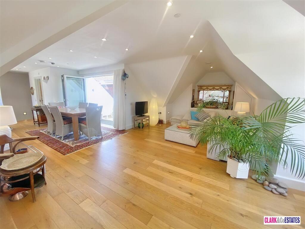 Main image of property: The Penthouse, Aliston House, The Avenues, Exmouth