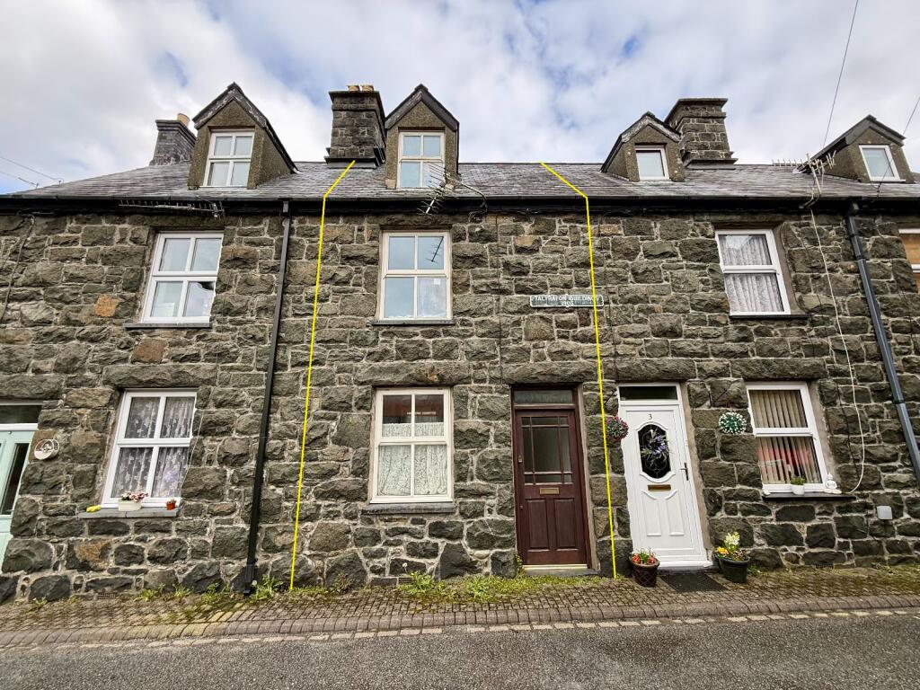 Main image of property: 2 Tal Yr Afon Buildings, Dolgellau, LL40 1BG