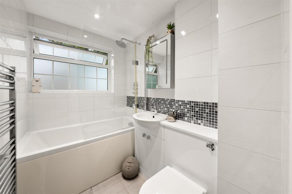 Apartment in London - More