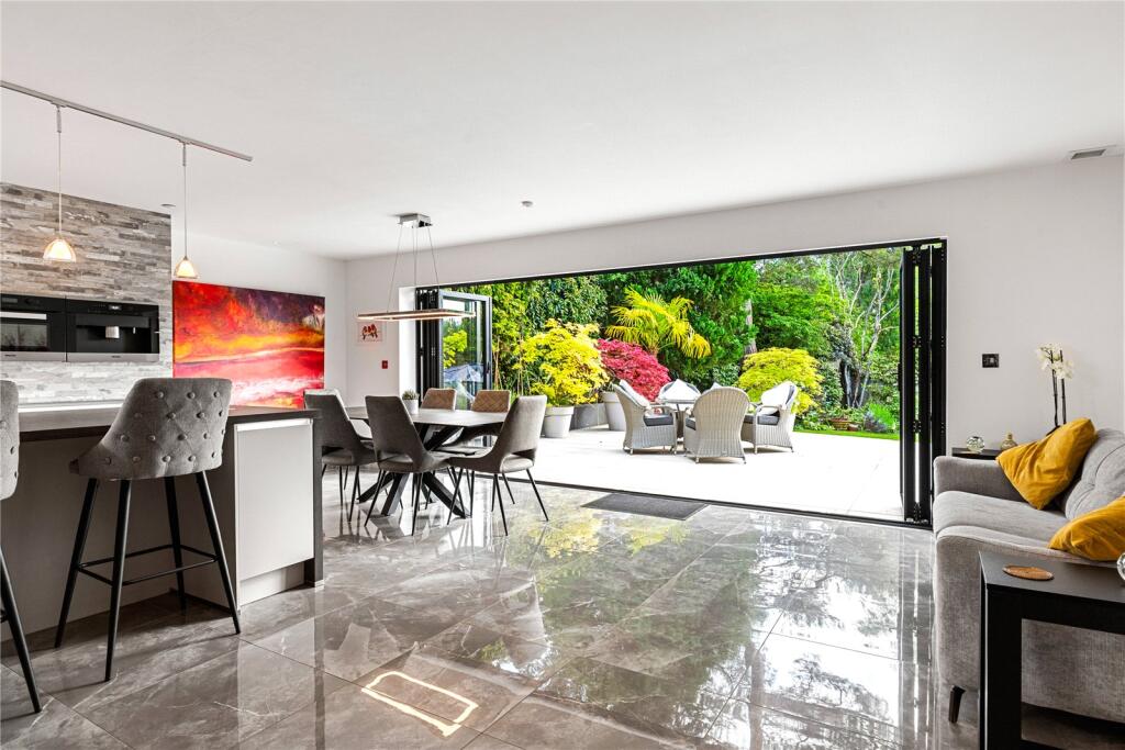 House in Surrey Heath, Surrey - View 5