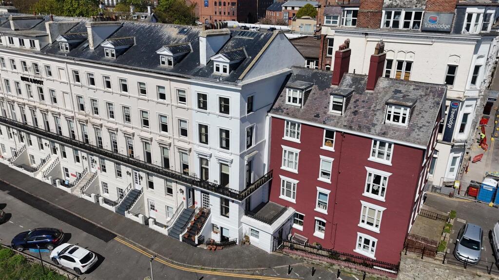 7-bed house on Cliff Bridge Terrace, Scarborough, £375,000