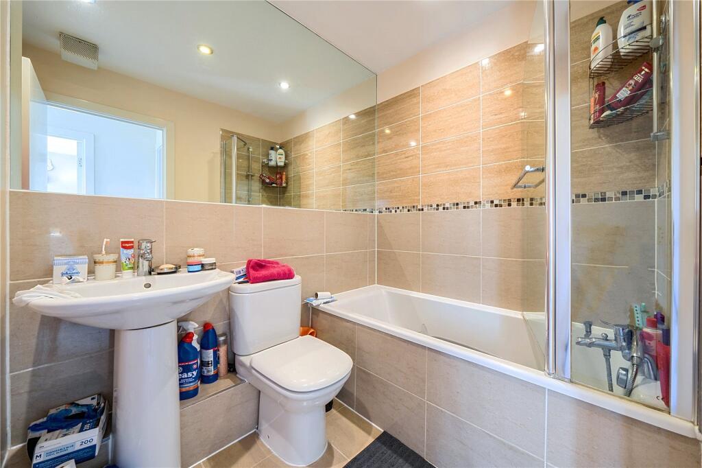 House in Reading - View 4