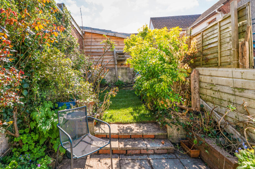 Mantle Street, Wellington, Somerset, TA21 photo 3