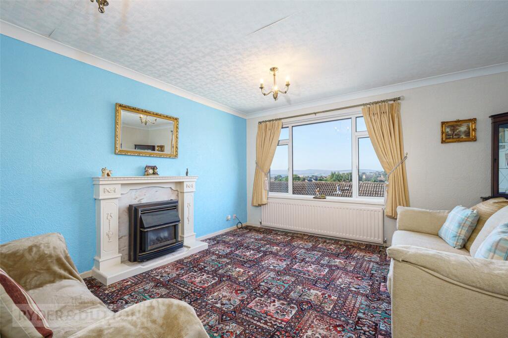 House in Huddersfield - View 4