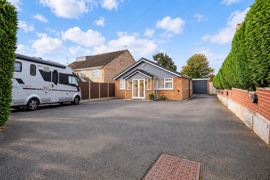 Ise Vale Avenue, Desborough, Kettering