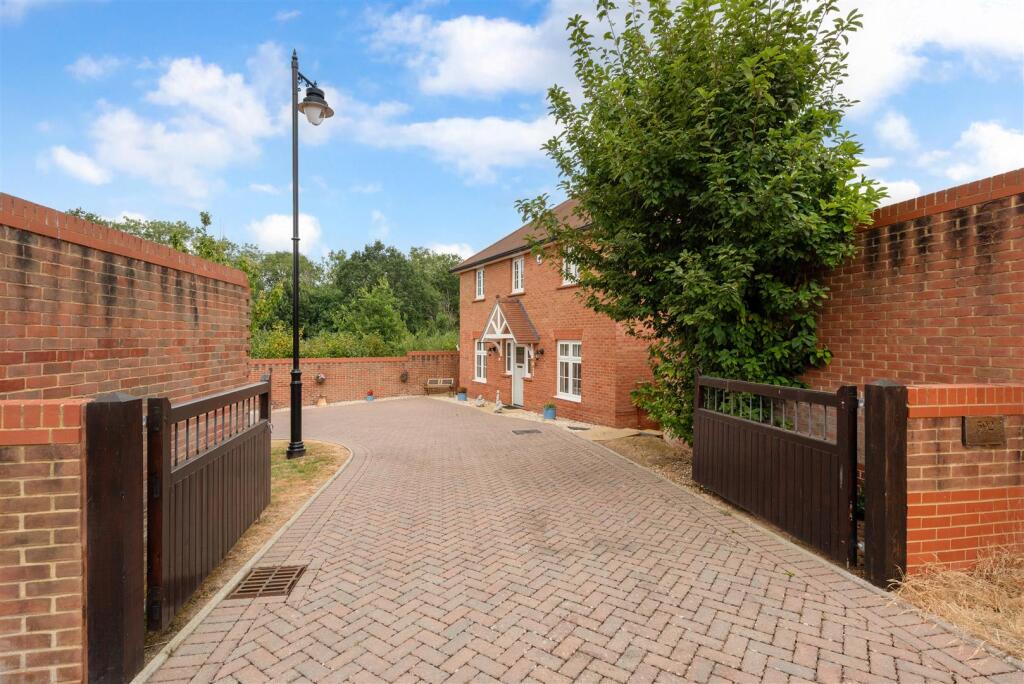 Main image of property: Marrelsmoor Avenue, Waterlooville