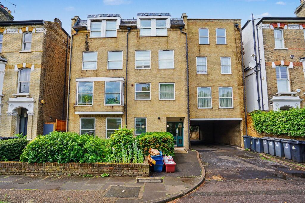 Main image of property: Flat 1, 24 - 26 Marlborough Road, Chiswick, London W4 4ET