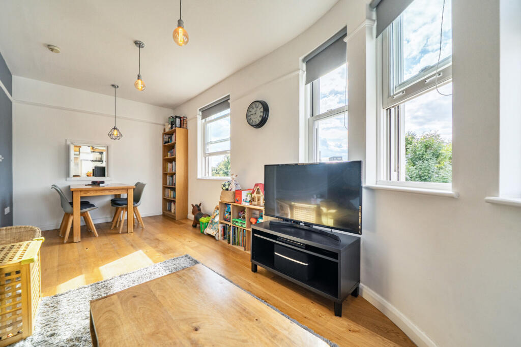 Apartment in London - View 5
