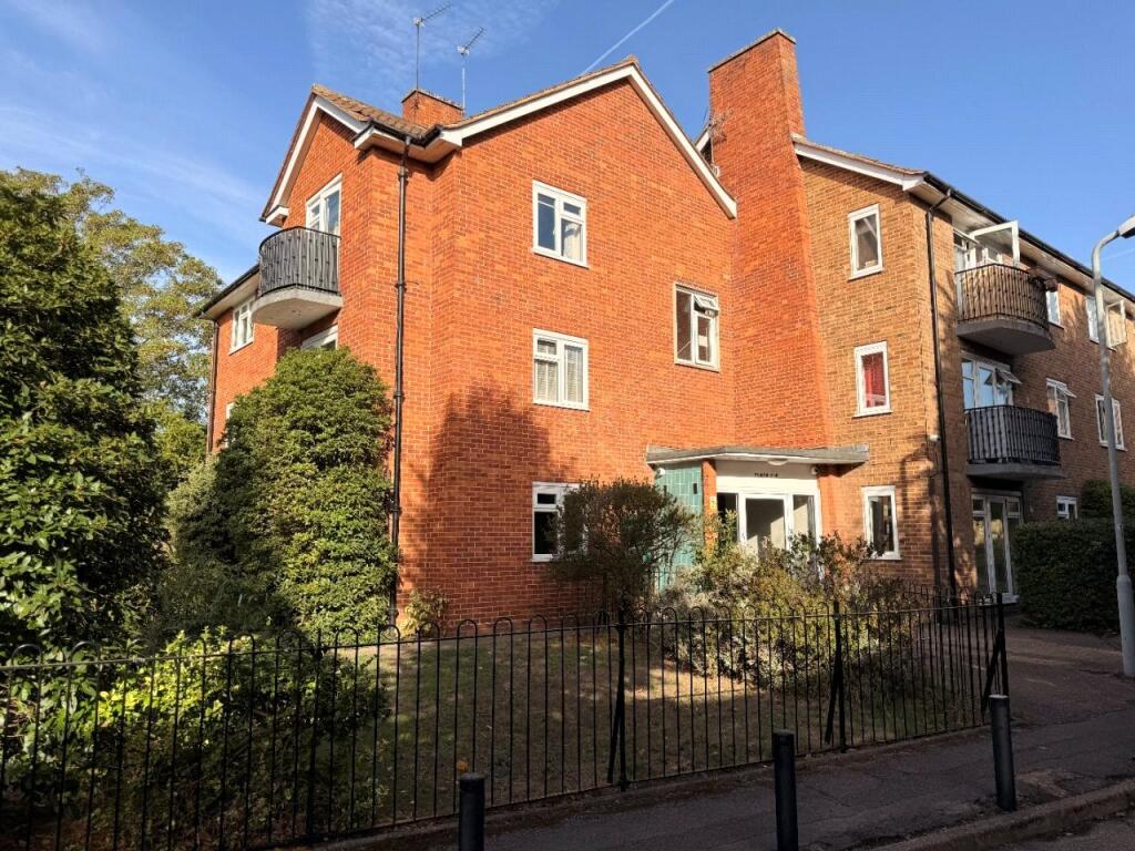 Apartment in London, Oakhill, Surbiton - View 2