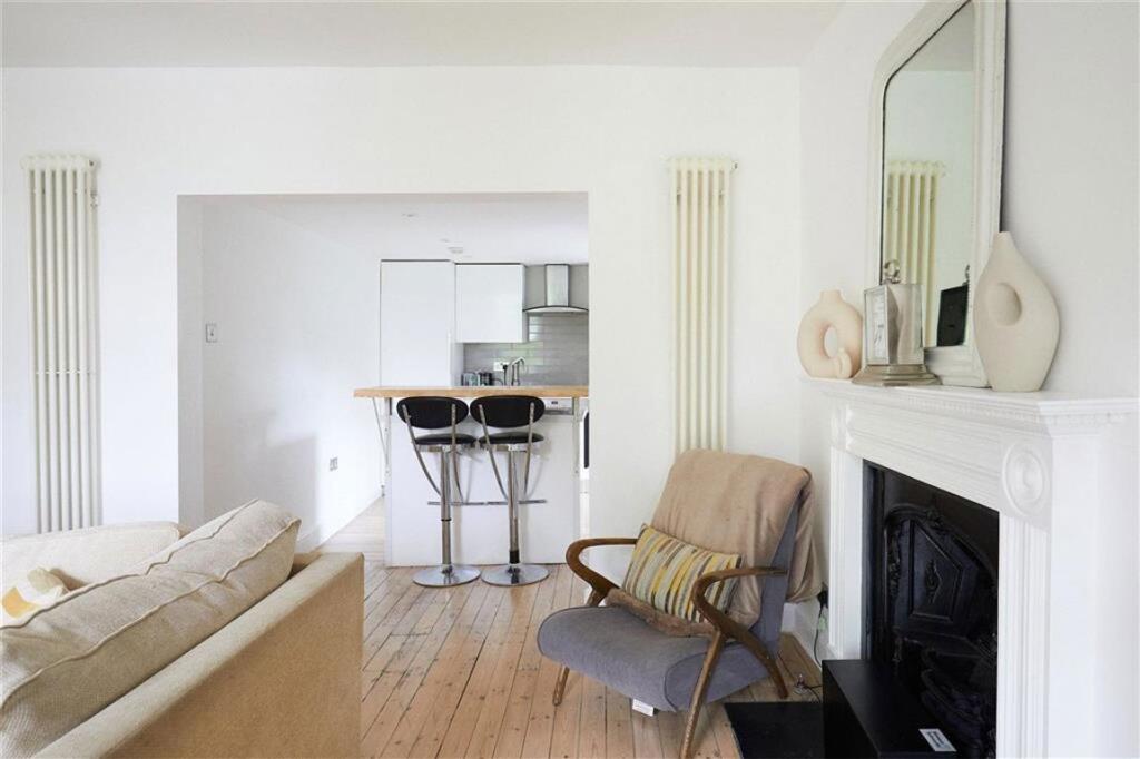 Apartment in London, Mortlake - More