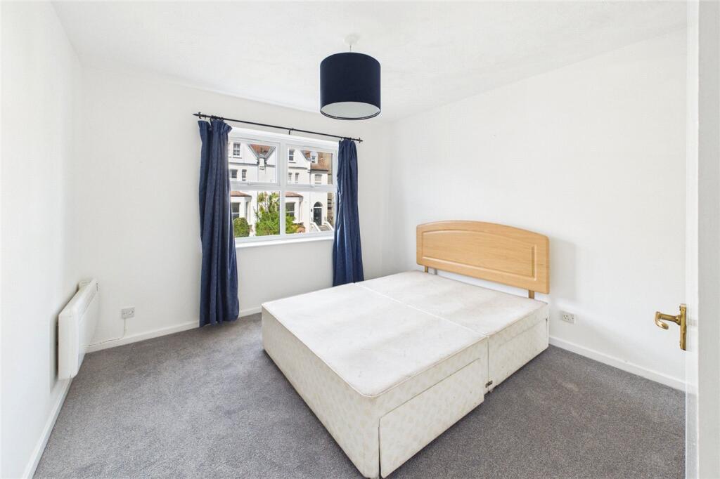 Apartment in London - More