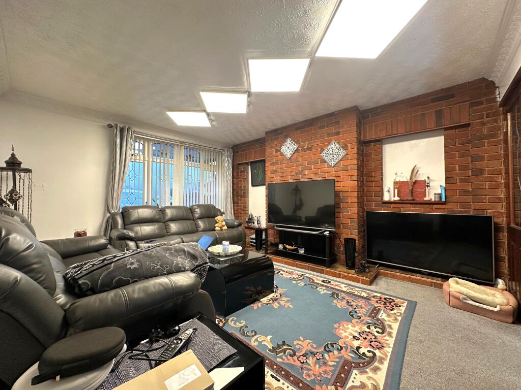 House in Dudley, West Midlands - View 3