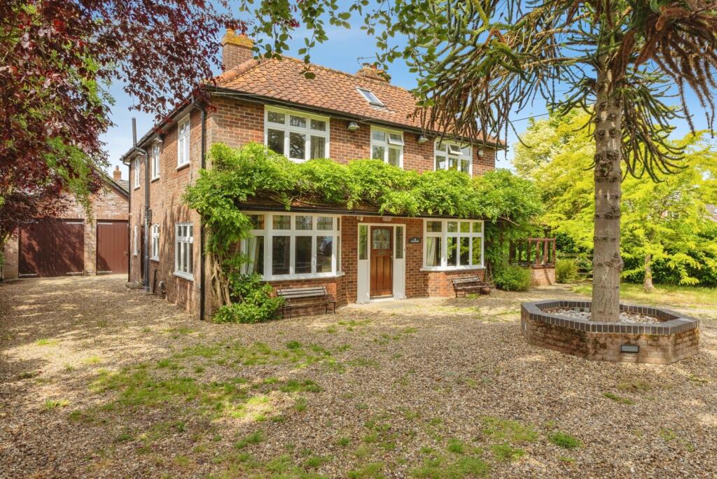 Main image of property: Hackford Road, Wicklewood, Wymondham, Norfolk, NR18