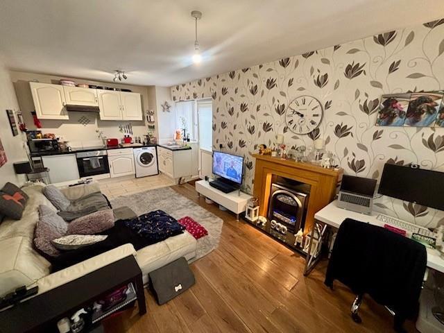 Henley Drive, Sutton Coldfield photo 2