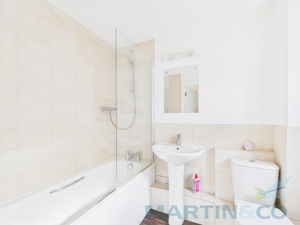 Apartment in Mid Sussex, World's End, Burgess Hill - More