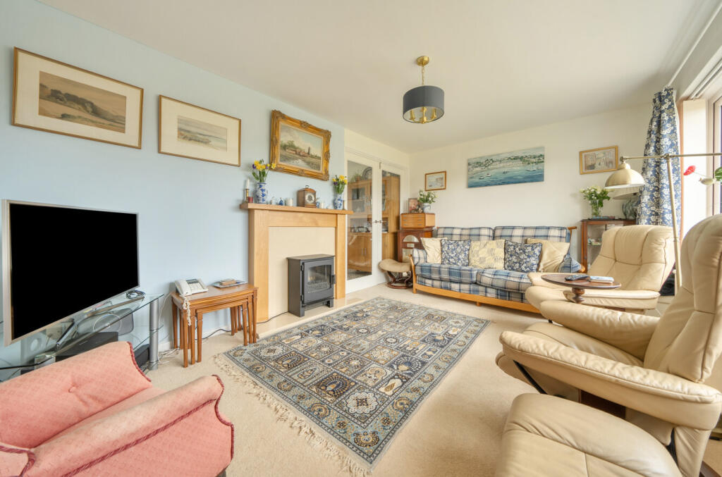 Tarrant Avenue, Witney, Oxfordshire photo 2