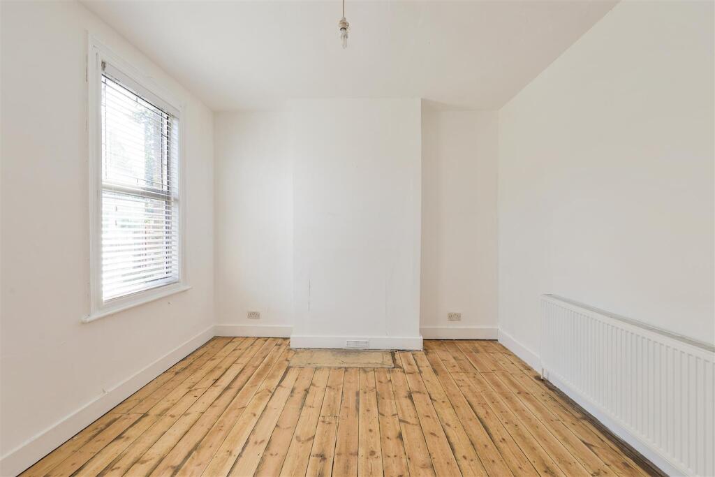 House in London - View 5