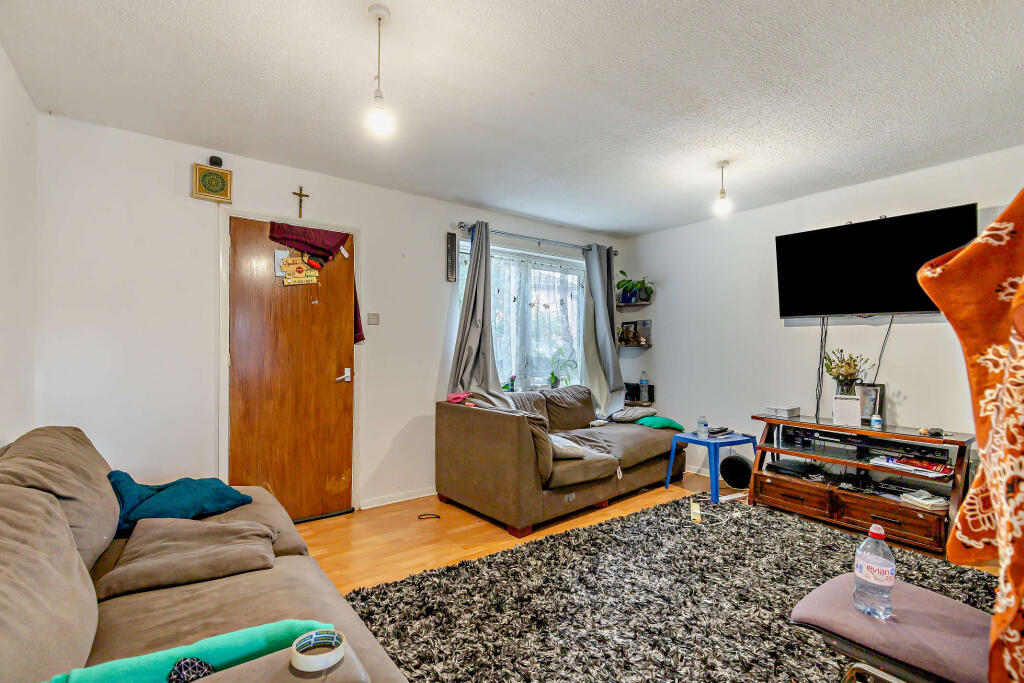 Oakridge, Milton Keynes, MK4 photo 4