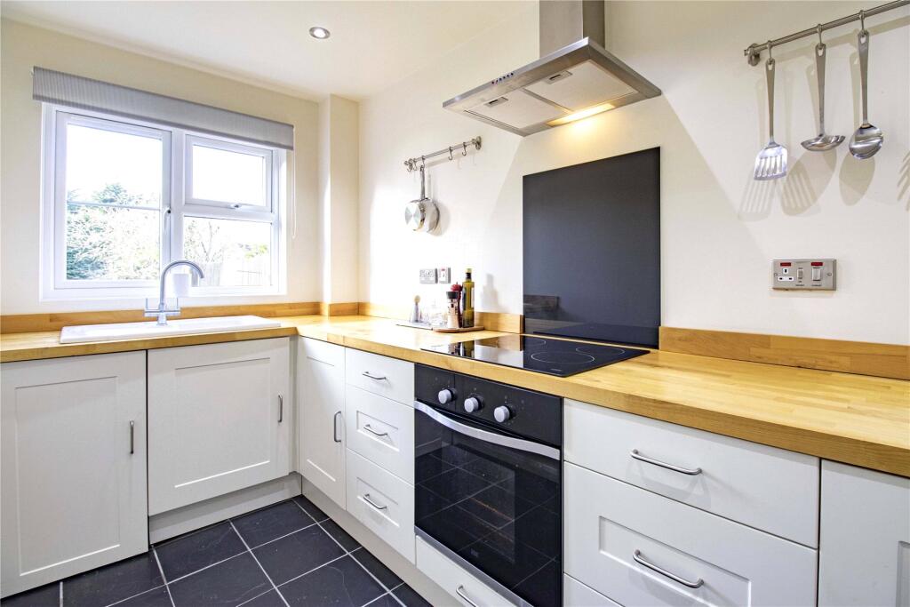 Main image of property: Mansell Court, Shinfield Road, Reading, Berkshire, RG2