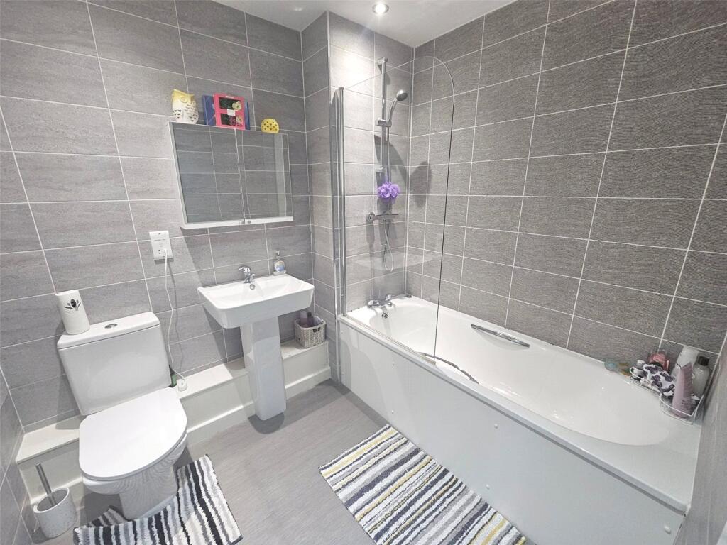 Milner Road, Heswall, Wirral, CH60 photo 4