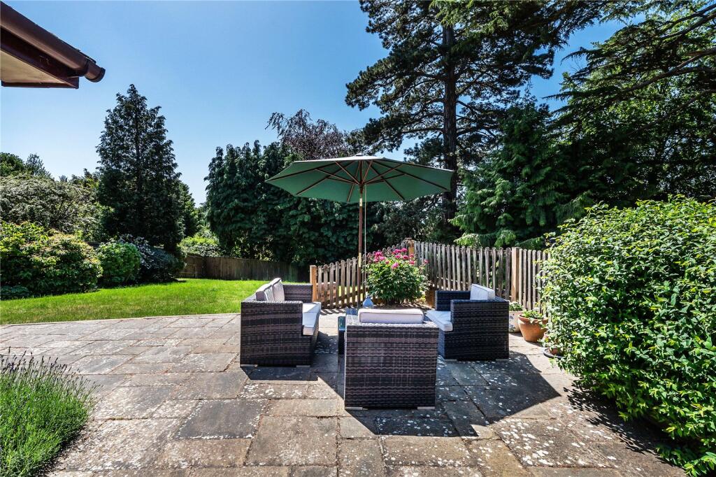 House in Redhill - View 4