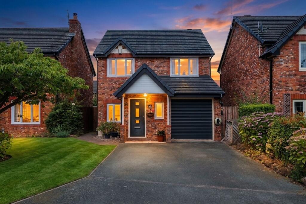 3-bed detached on 6, Wilton Close, Northwich, CW9, £350,000
