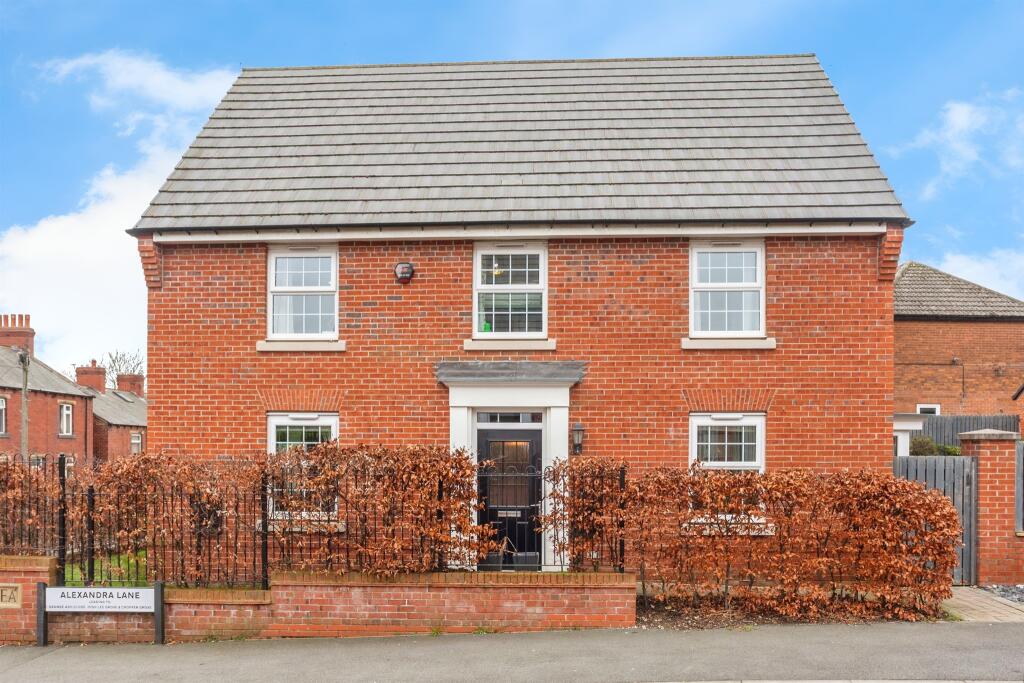 4-bed detached on Alexandra Lane, Flockton, Wakefield, £375,000