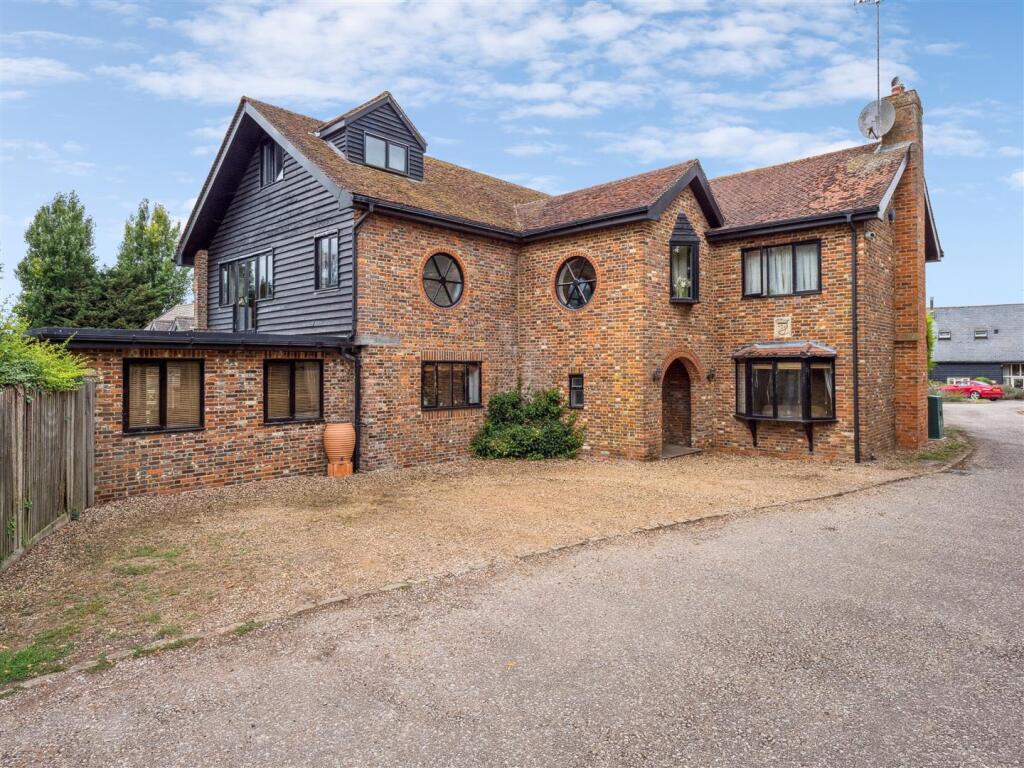 Main image of property: Slapton Lane, Northall, Buckinghamshire