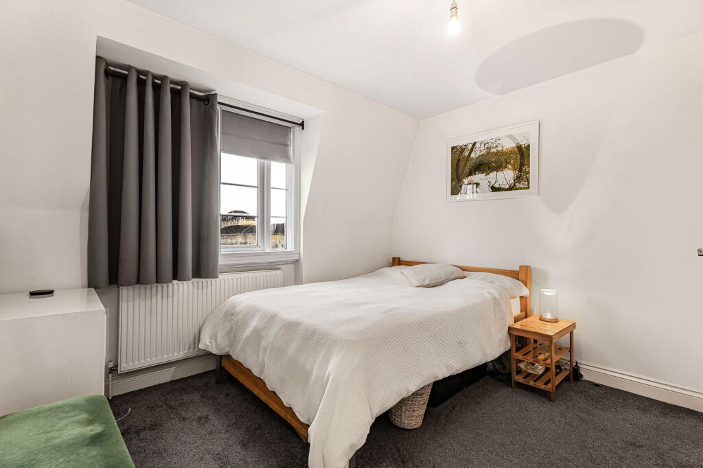 Wandsworth Road, SW8 photo 2