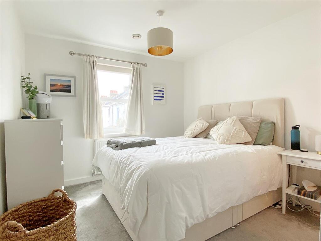House in Brighton - View 5